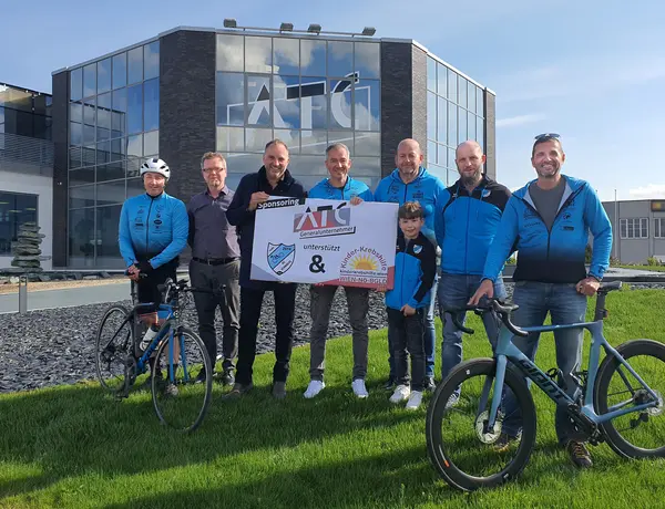 Ing. Pasteiner und Prok. Kleemann mit dem RC Schnauze Team